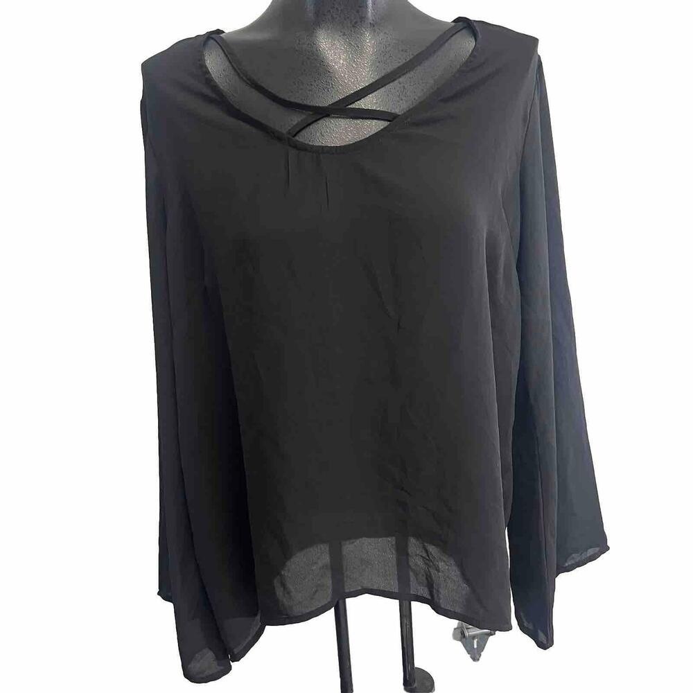 Attention Black Lace‎ Detail CrissCross Neckline Long Sleeves Top Size Large